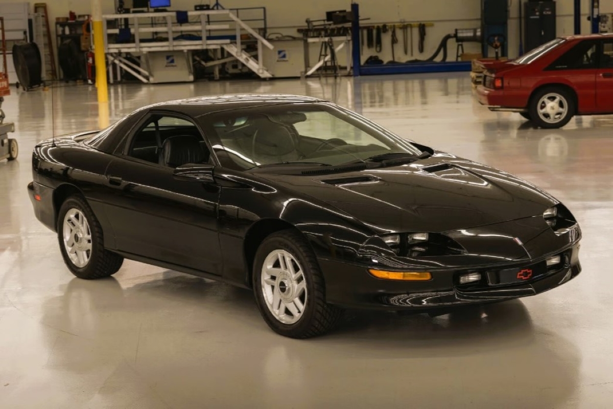 Holley's 408-Mile 1995 Z28 Build Debuts At SEMA 2025, image size:1200x800