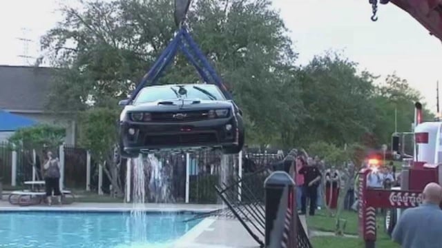 Video: Camaro ZL1 Takes a Wild Ride to the Bottom of a Pool